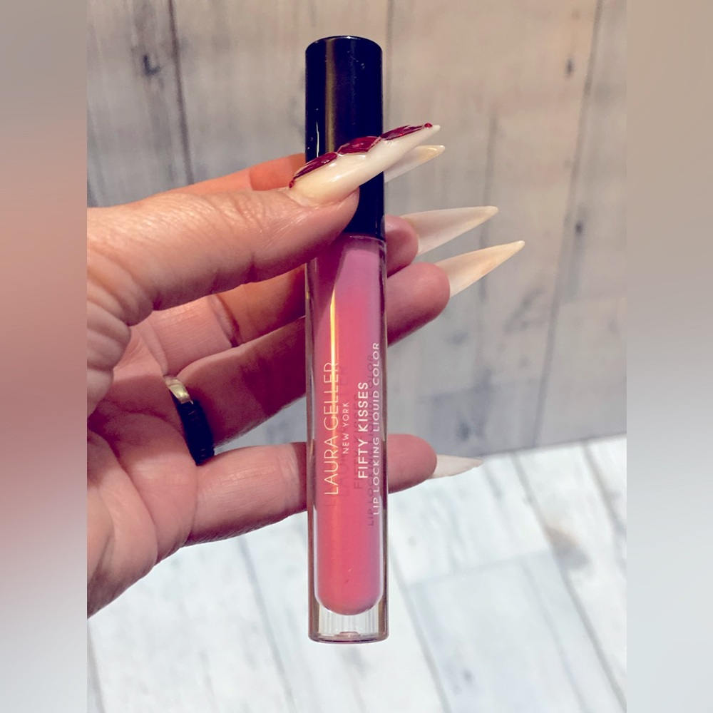 Laura Geller 50 fifty kisses lip color